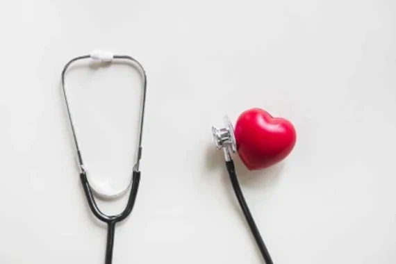 Cardiologista atendendo